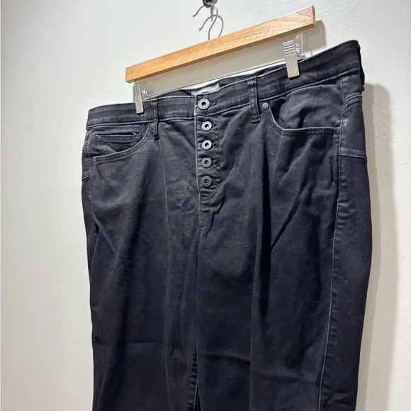 torrid Bombshell Black Skinny Jeans with Button Fly Super Soft Stretch High Rise - Picture 3 of 5